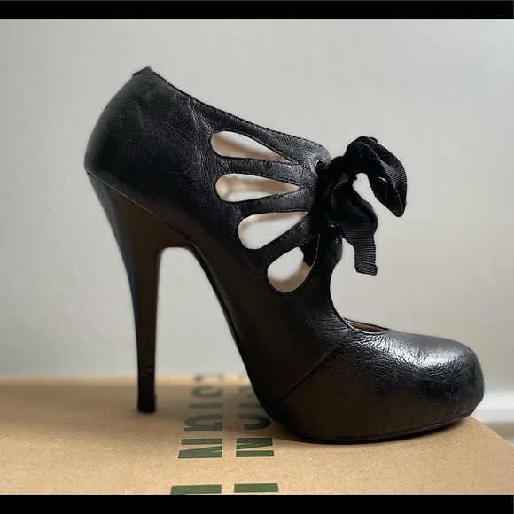 Steve Madden butterfly lace up heels